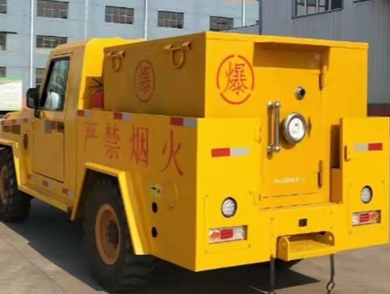 昌洒镇凯龙爆破器材运输车：保障爆破任务的安全运行